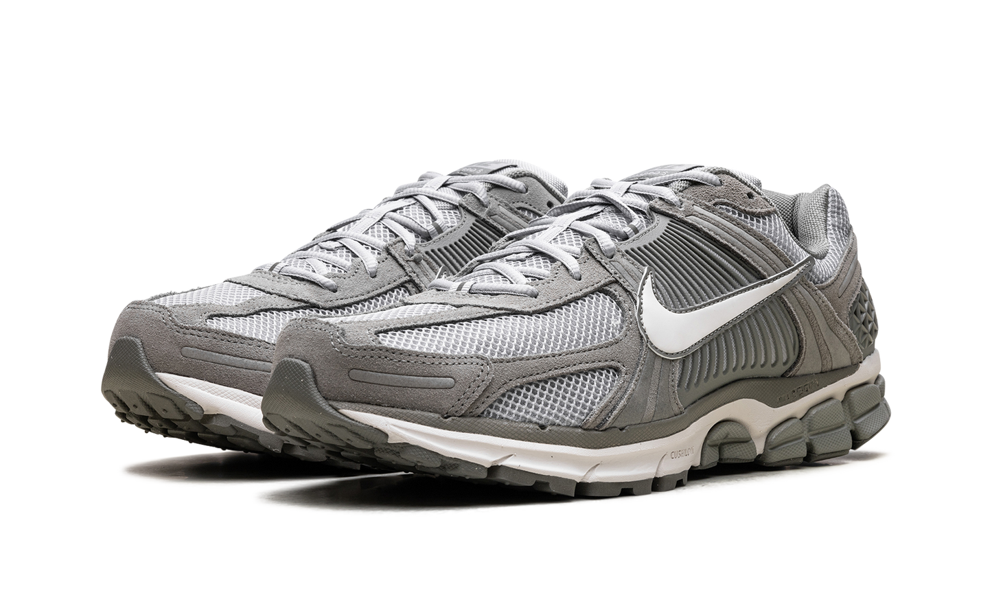 Zoom Vomero 5 "Dark Stucco" HF1553 002