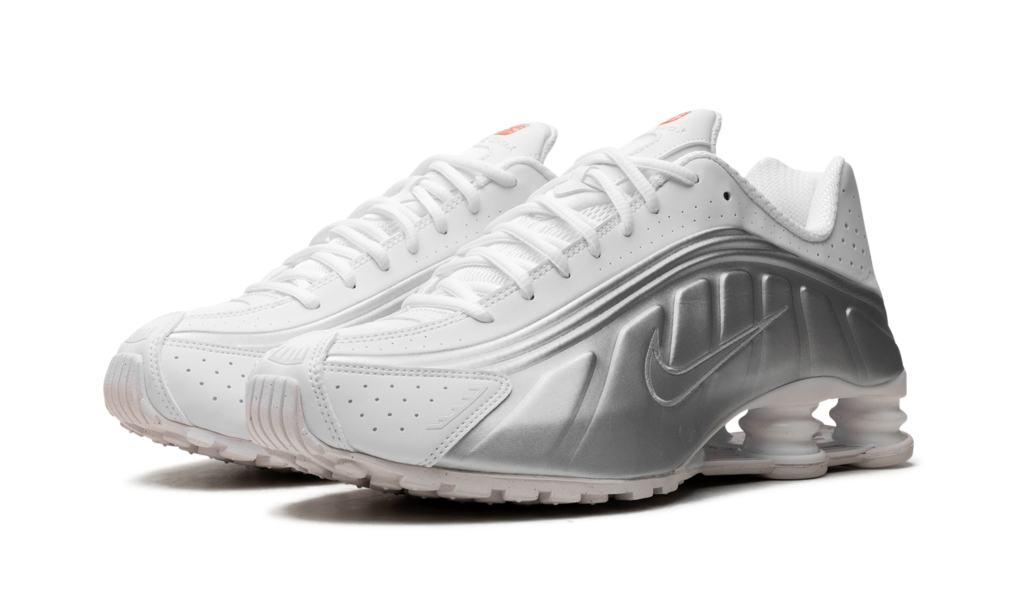 SHOX R4 MNS WMNS "Metallic silver" AR3565 101