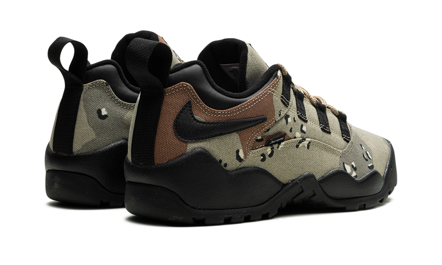 SB Darwin Low "Supreme - Khaki" FQ3000 200