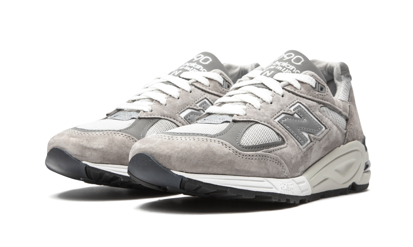 M990GR2 "Grey" M990GR2