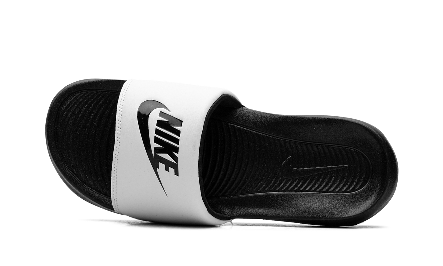 Victori One Slide "Black White" CN9675-005