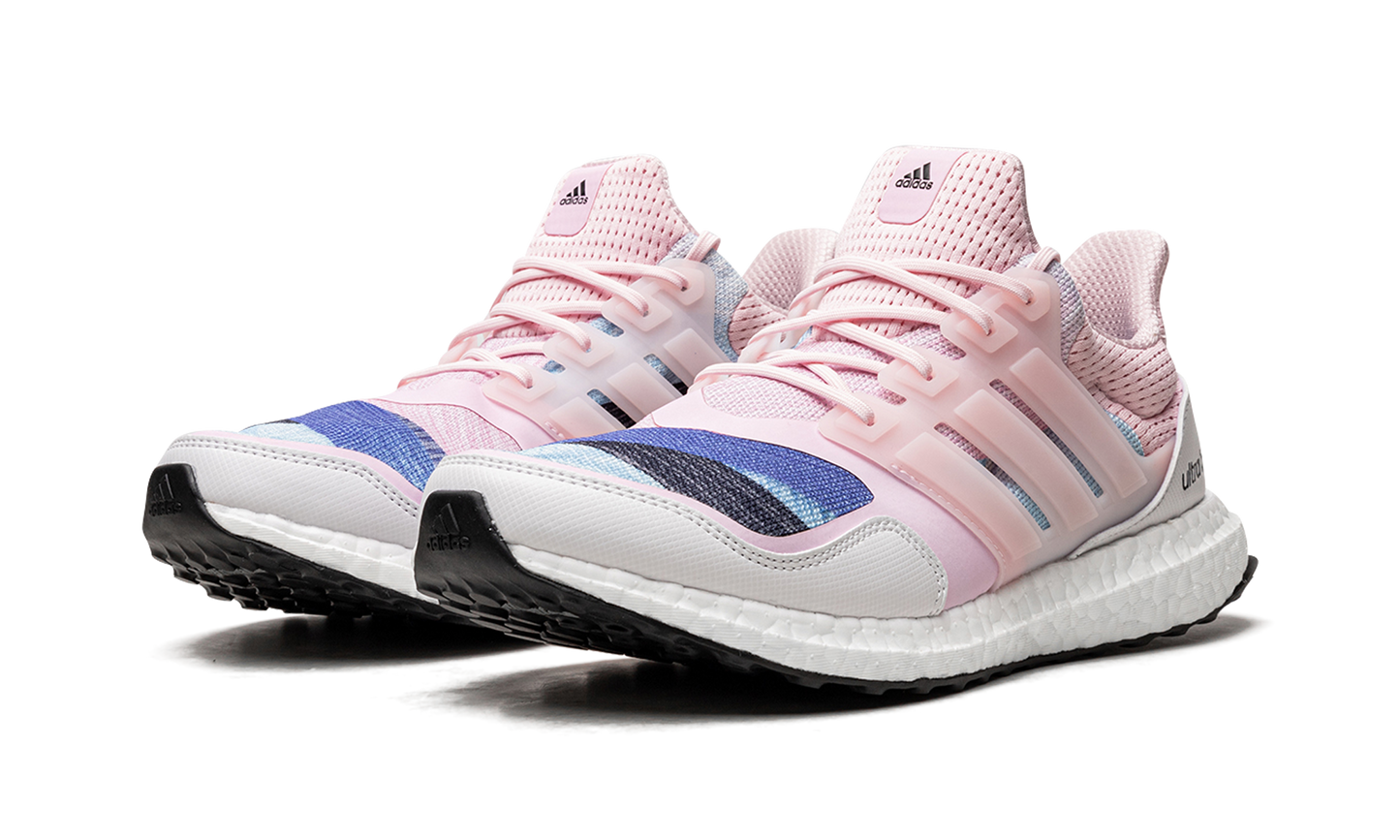 ULTRABOOST S&L DNA WMNS "Women in Power" FX7986