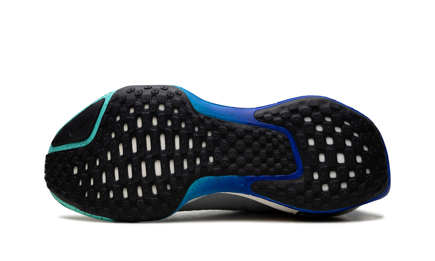 ZoomX Invincible Run 3 "Pure Platinum Bright Mango Cool Mint" HF4904 043