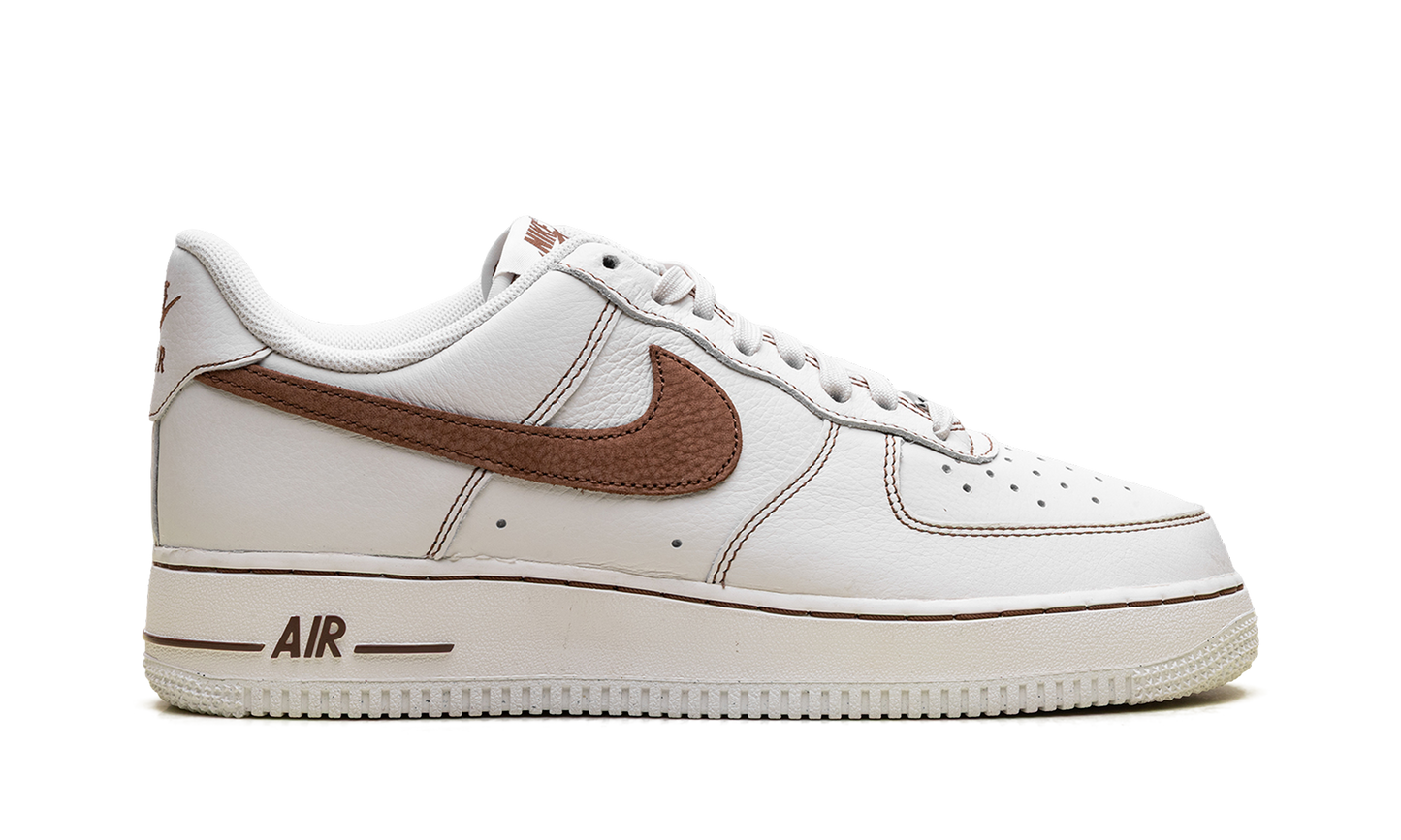 Air Force 1 '07 LV8 "Ivory Saddle Bro" HQ2037 101