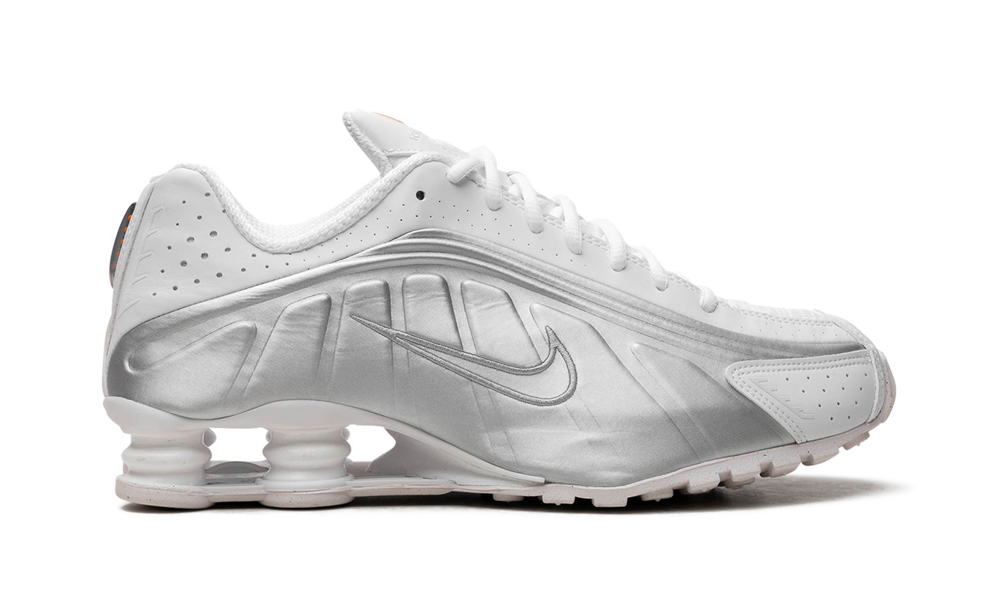 SHOX R4 MNS WMNS "Metallic silver" AR3565 101