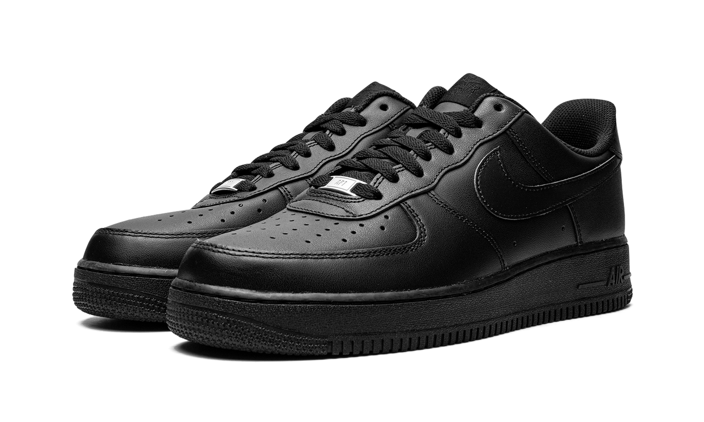 Air Force 1 Low '07 "Triple Black" 315122 001