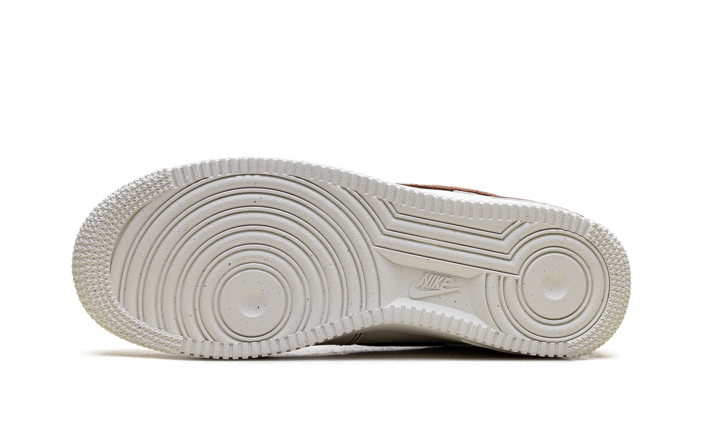 Air Force 1 '07 LV8 "Ivory Saddle Bro" HQ2037 101