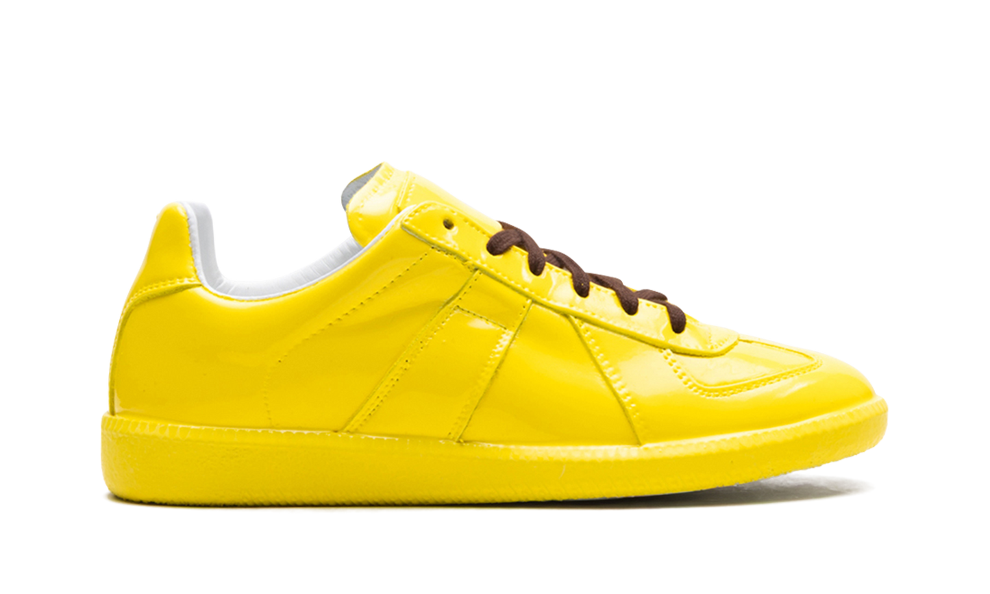 Low Top Sneaker WMNS "Yellow" S58WS0109 P4487 T3041