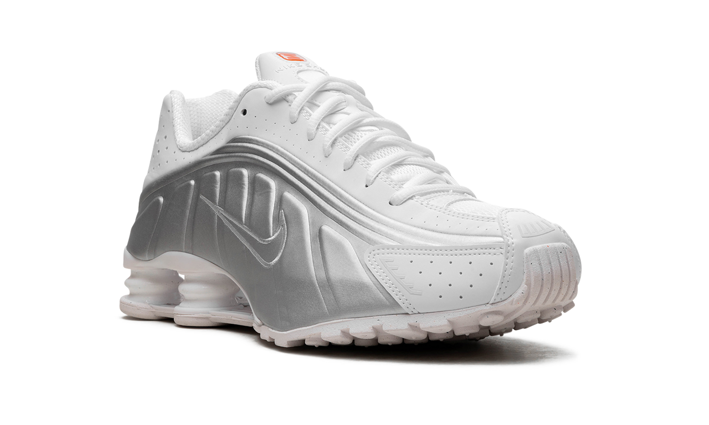 SHOX R4 MNS WMNS "Metallic silver" AR3565 101