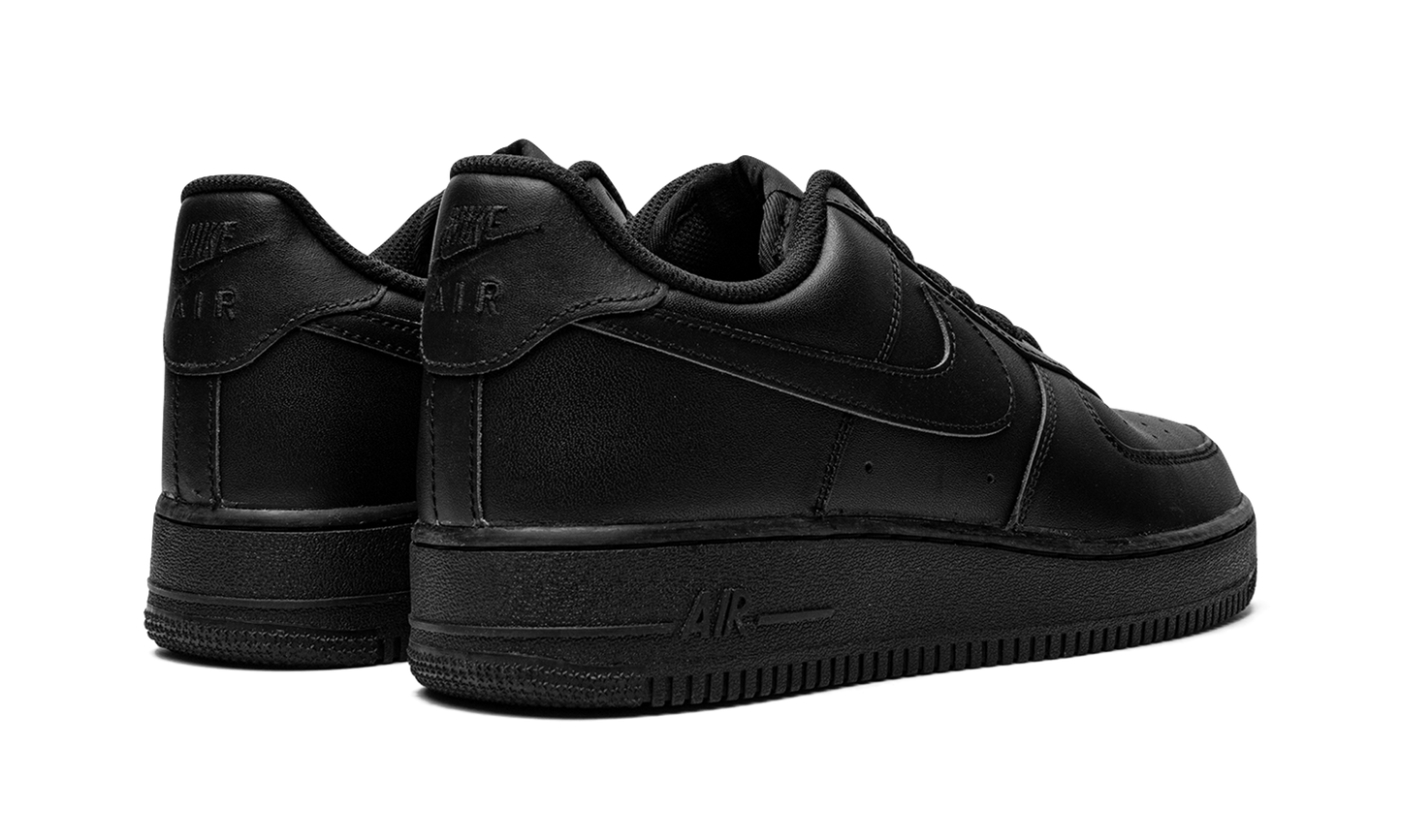 Air Force 1 Low '07 "Triple Black" 315122 001